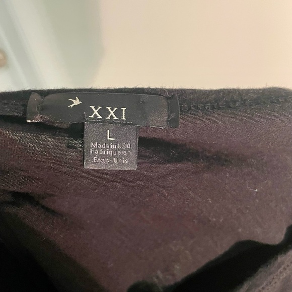 🌟🌟🌟Black Graphic Print Women's Top - Picture 3 of 3